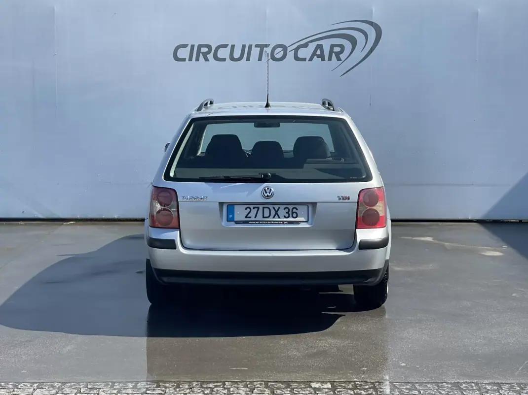 Volkswagen Passat Variant 2003 - 3500 EUR, 330727 km - AUTO.MOTO.pt - 330727km - foto 10 de 29