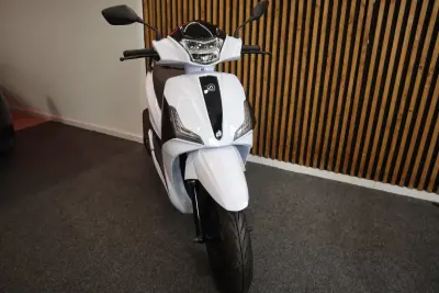 2026 - 2090 EUR, 1 km - AUTO.MOTO.pt - 1km - foto 2 de 7