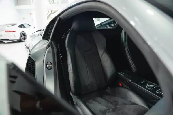 Audi R8 Coupé 2016 - 129950 EUR, 87000 km - AUTO.MOTO.pt - 87000km - foto 48 de 51