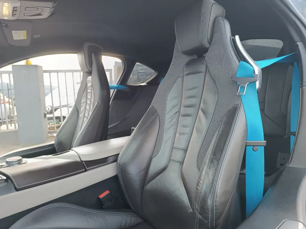 BMW i8 2016 - 71000 EUR, 140000 km - AUTO.MOTO.pt - 140000km - foto 22 de 25