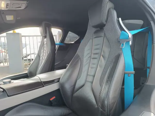 BMW i8 2016 - 71000 EUR, 140000 km - AUTO.MOTO.pt - 140000km - foto 22 de 25