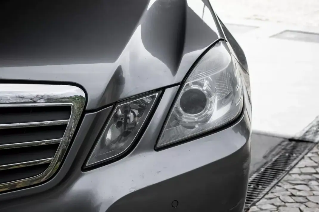Mercedes-Benz E 220 2010 - 10990 EUR, 489933 km - AUTO.MOTO.pt - 489933km - foto 8 de 41