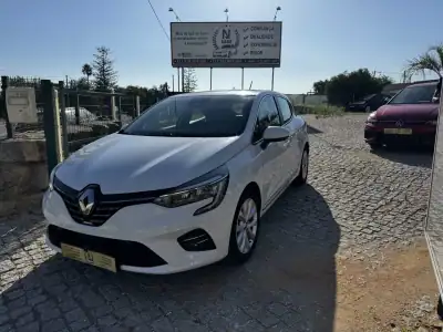 Renault Clio 2021 - 16400 EUR, 88000 km - AUTO.MOTO.pt - 88000km - foto 4 de 20