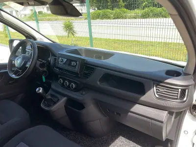 Renault 2022 - 21900 EUR, 128000 km - AUTO.MOTO.pt - 128000km - foto 24 de 33