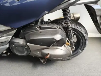 Honda Forza 2018 - 3890 EUR, 41000 km - AUTO.MOTO.pt - 41000km - foto 15 de 21