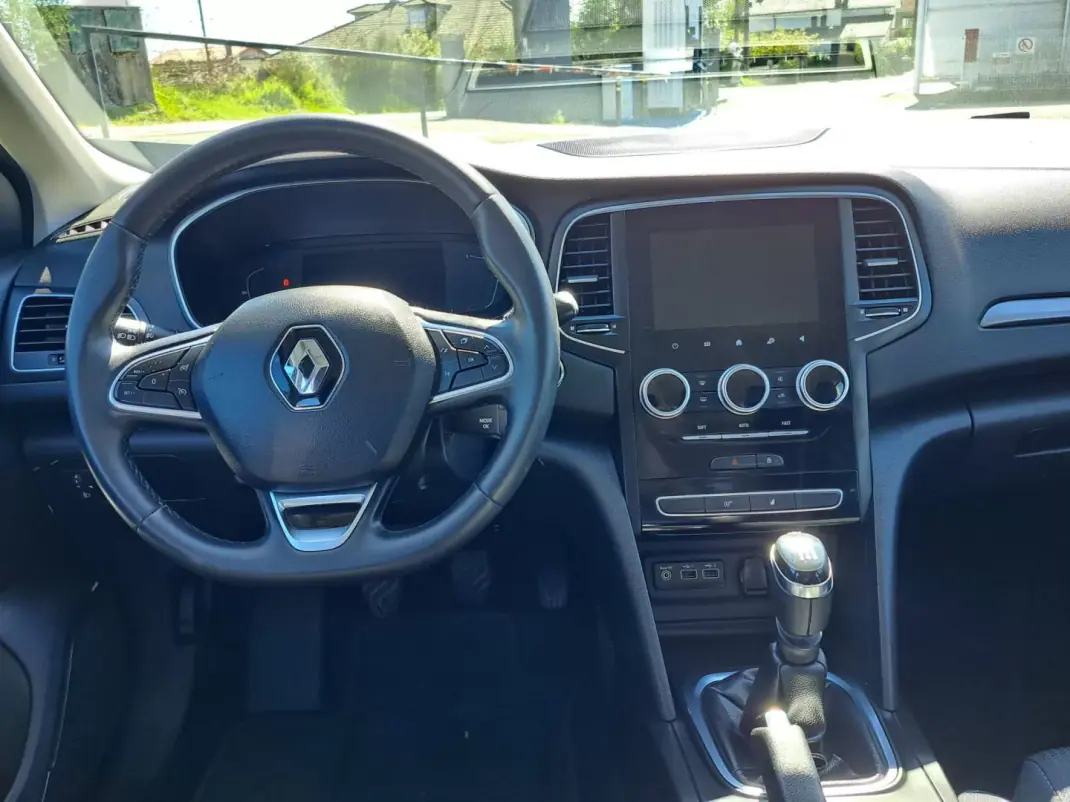 Renault Mégane 2021 - 17490 EUR, 95509 km - AUTO.MOTO.pt - 95509km - foto 14 de 46