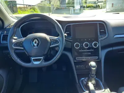 Renault Mégane 2021 - 17490 EUR, 95509 km - AUTO.MOTO.pt - 95509km - foto 14 de 46