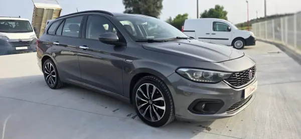 Fiat Tipo Station Wagon 2017 - 6499 EUR, 256000 km - AUTO.MOTO.pt - 256000km - foto 3 de 9