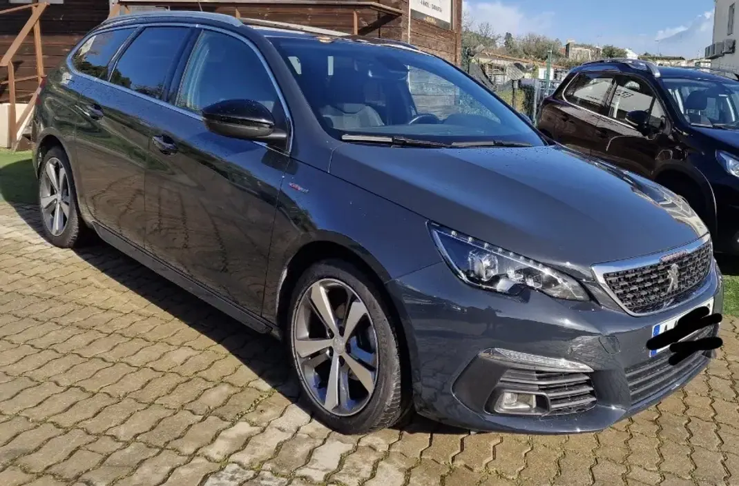Peugeot 308 SW 2020 - 15900 EUR, 171000 km - AUTO.MOTO.pt - 171000km - foto 2 de 9
