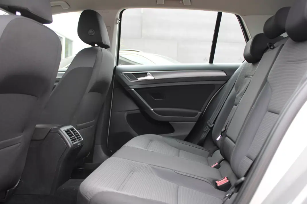 Volkswagen Golf 2017 - 11490 EUR, 224000 km - 224000km - foto 16 de 29