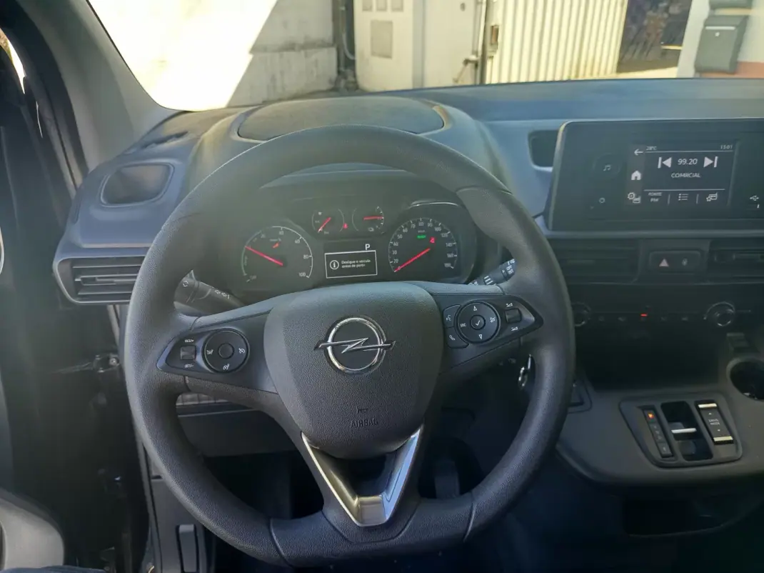 Opel Combo-e 2023 - 16990 EUR, 40100 km - 40100km - foto 14 de 17