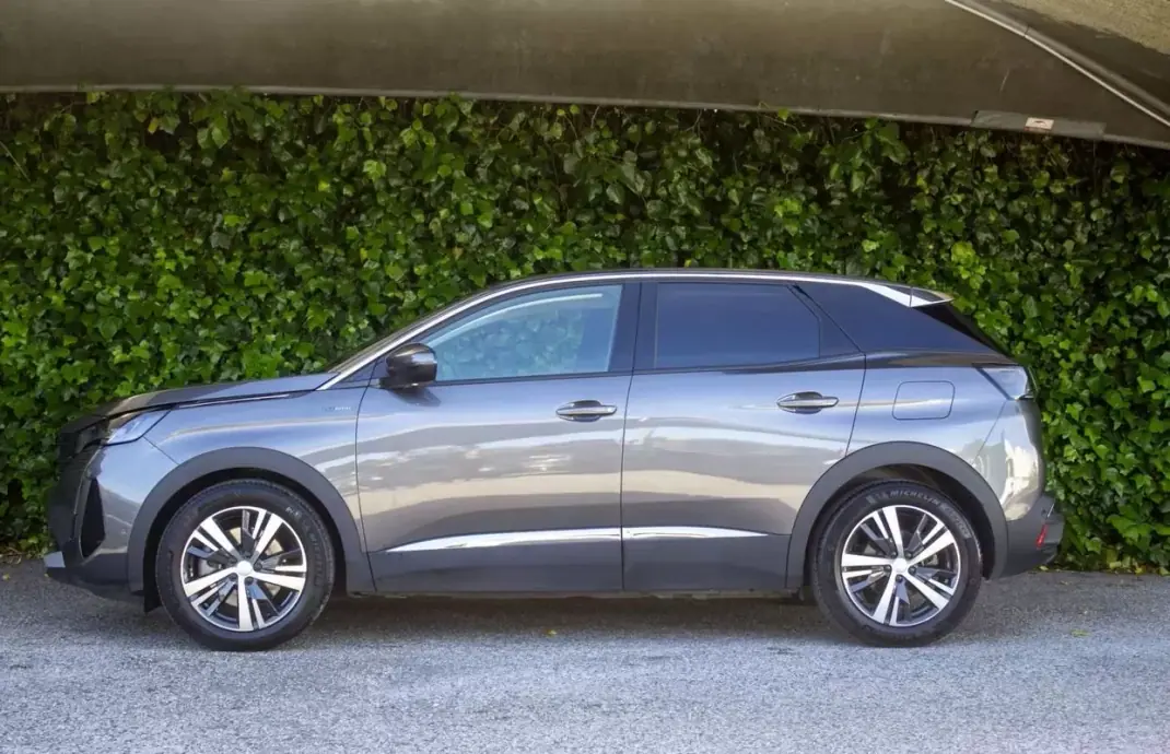 Peugeot 3008 2021 - 23500 EUR, 125000 km - AUTO.MOTO.pt - 125000km - foto 7 de 17