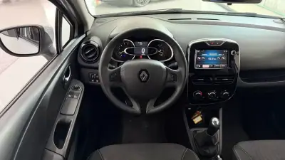 Renault Clio Sport Tourer 2013 - 9990 EUR, 167795 km - AUTO.MOTO.pt - 167795km - foto 13 de 26