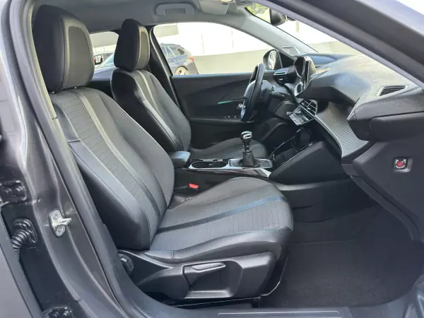 Peugeot 2008 2021 - 14900 EUR, 160000 km - AUTO.MOTO.pt - 160000km - foto 61 de 66