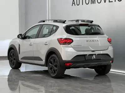 Dacia Sandero 2023 — foto 5 de 35