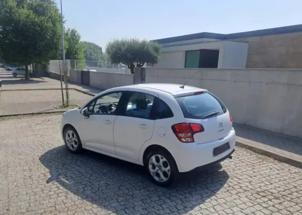 Citroën C3 2012 - 6500 EUR, 110000 km - AUTO.MOTO.pt - 110000km - foto 4 de 14
