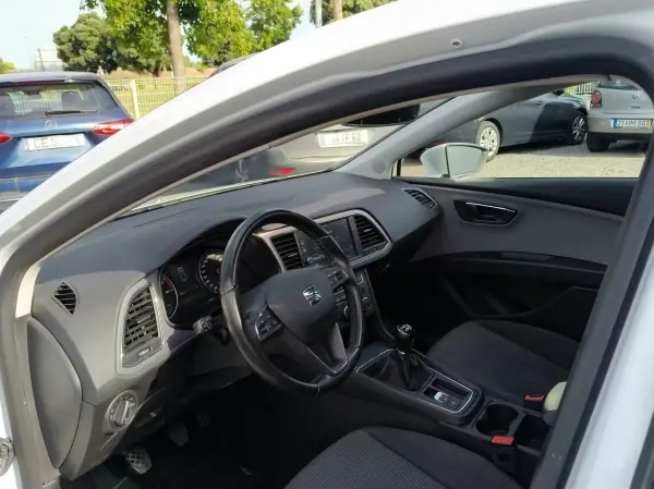 SEAT Leon 2019 - 15490 EUR, 89879 km - AUTO.MOTO.pt - 89879km - foto 17 de 35