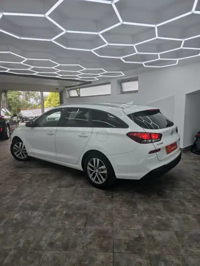 Hyundai i30 SW 2018 - 12950 EUR, 117053 km - AUTO.MOTO.pt - 117053km - foto 24 de 41