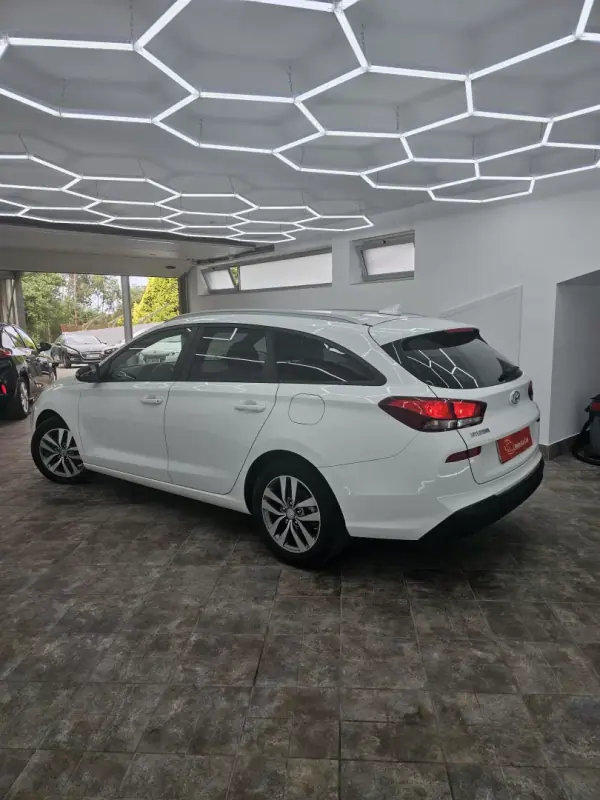 Hyundai i30 SW 2018 - 12950 EUR, 117053 km - AUTO.MOTO.pt - 117053km - foto 24 de 41