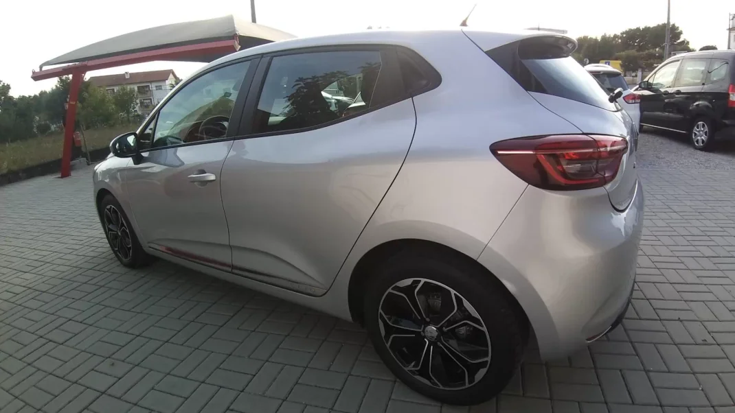 Renault Clio 2020 - 13690 EUR, 114437 km - AUTO.MOTO.pt - 114437km - foto 19 de 42