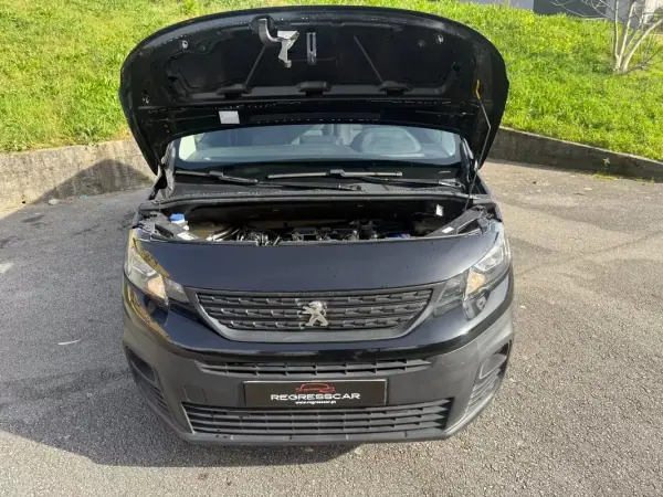 Peugeot PARTNER GIRAFON 2019 - 10900 EUR, 186000 km - AUTO.MOTO.pt - 186000km - foto 24 de 27