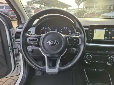 Kia Stonic 2018 - 12850 EUR, 45000 km - AUTO.MOTO.pt - 45000km - foto 15 de 29