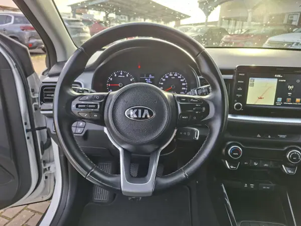 Kia Stonic 2018 - 12850 EUR, 45000 km - AUTO.MOTO.pt - 45000km - foto 15 de 29