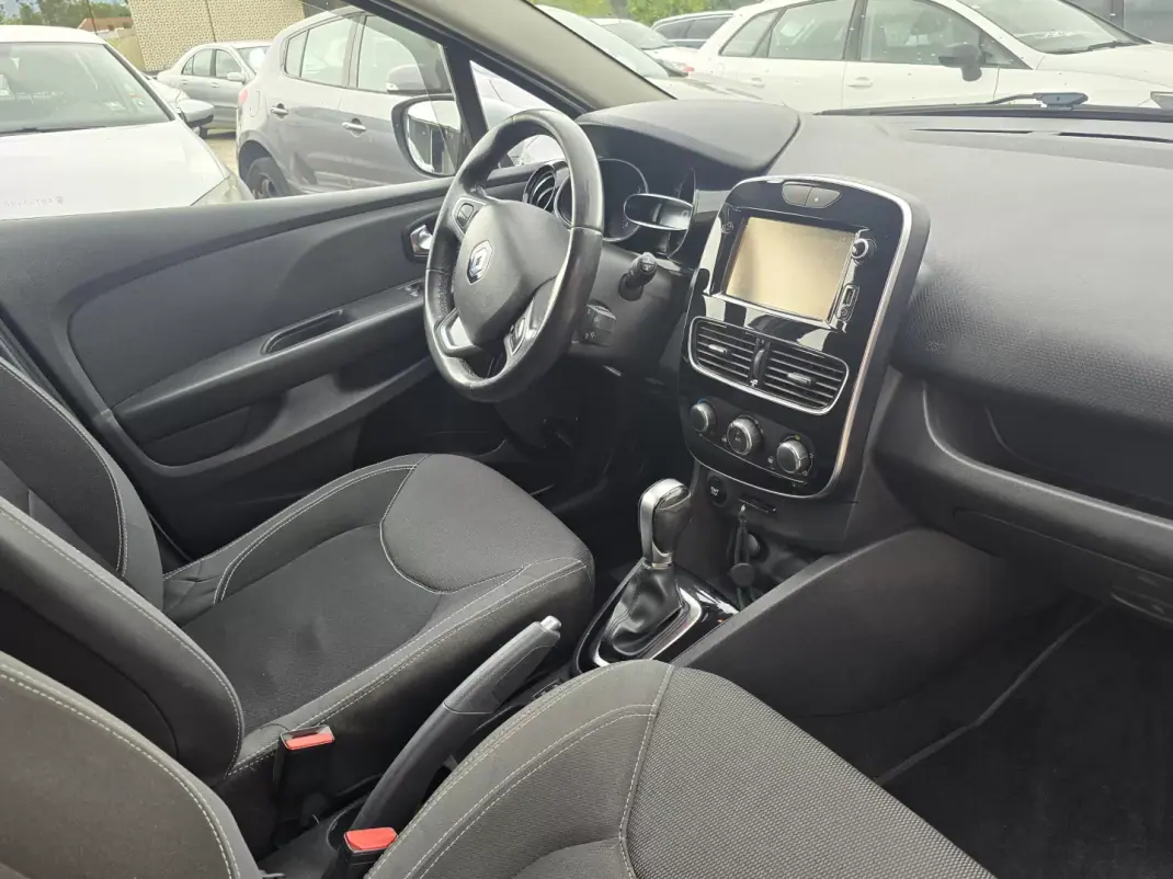 Renault Clio Break 2016 - 6500 EUR, 258776 km - 258776km - foto 19 de 21