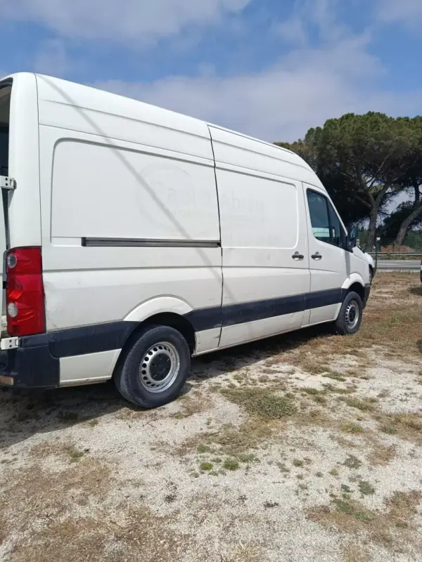 Volkswagen Crafter 2011 - 8900 EUR, 340000 km - AUTO.MOTO.pt - 340000km - foto 2 de 4