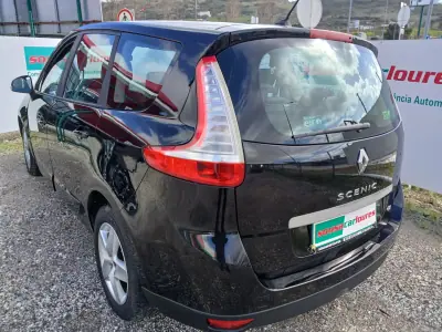 Renault Grand Scénic 2013 - 7600 EUR, 174425 km - AUTO.MOTO.pt - 174425km - foto 10 de 25