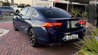 Opel Insignia Grand Sport 2021 - 14990 EUR, 169000 km - AUTO.MOTO.pt - 169000km - foto 12 de 38