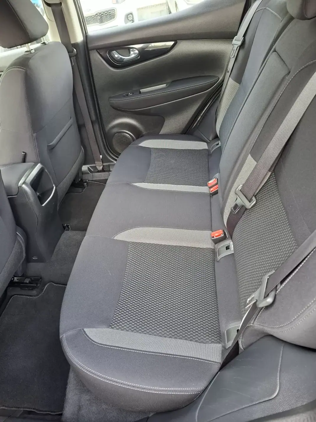 Nissan Qashqai 2018 - 15500 EUR, 57950 km - AUTO.MOTO.pt - 57950km - foto 13 de 25