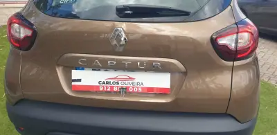 Renault Captur 2018 - 10750 EUR, 169000 km - AUTO.MOTO.pt - 169000km - foto 4 de 12