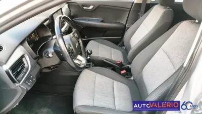 Kia Stonic 2024 - 17950 EUR, 41486 km - 41486km - foto 22 de 25