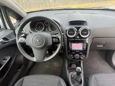 Opel Corsa 2014 - 6450 EUR, 161000 km - AUTO.MOTO.pt - 161000km - foto 16 de 22