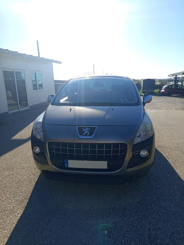 Peugeot 308 SW 2011