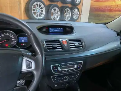 Renault Mégane Coupe 2012 - 11900 EUR, 157000 km - AUTO.MOTO.pt - 157000km - foto 13 de 17