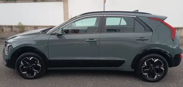 Kia Niro EV 2024 - 27990 EUR, 57400 km - AUTO.MOTO.pt - 57400km - foto 3 de 20