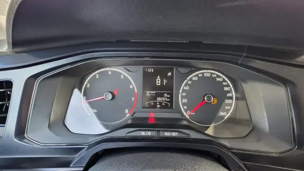 Volkswagen Polo 2018 - 11890 EUR, 88000 km - AUTO.MOTO.pt - 88000km - foto 17 de 31