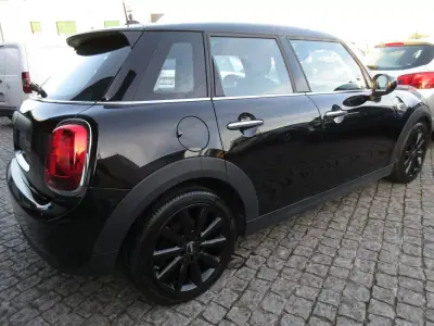 MINI Cooper 2021 - 19990 EUR, 90000 km - AUTO.MOTO.pt - 90000km - foto 16 de 52