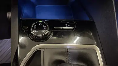 Peugeot 3008 2019 - 18990 EUR, 94948 km - AUTO.MOTO.pt - 94948km - foto 40 de 47