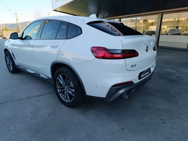 BMW X4 2018 - 49000 EUR, 90000 km - AUTO.MOTO.pt - 90000km - foto 5 de 52