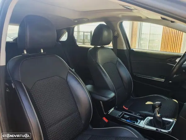 Kia Ceed 2019 - 15000 EUR, 60000 km - AUTO.MOTO.pt - 60000km - foto 5 de 6