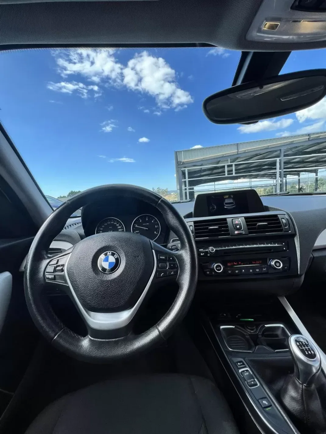 BMW 116 2015 - 12500 EUR, 282236 km - AUTO.MOTO.pt - 282236km - foto 9 de 9