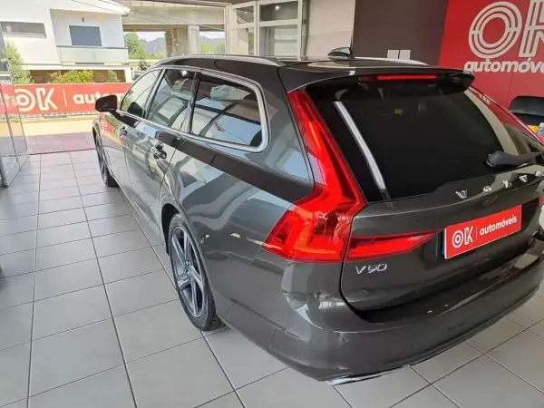 Volvo V90 2018 - 20990 EUR, 188000 km - AUTO.MOTO.pt - 188000km - foto 7 de 35