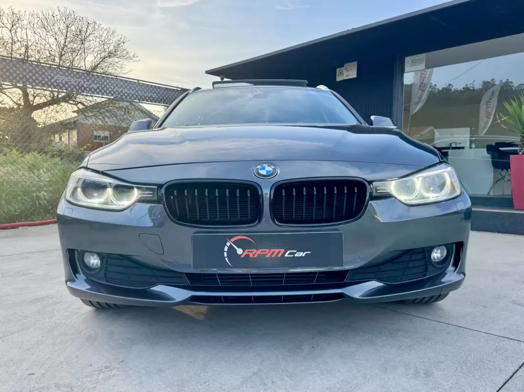 BMW 318 2014 - 10999 EUR, 270000 km - AUTO.MOTO.pt - 270000km - foto 2 de 24