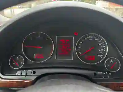 Audi A4 2001 - 3000 EUR, 456000 km - AUTO.MOTO.pt - 456000km - foto 8 de 11