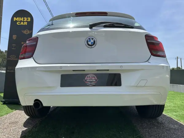 BMW 118 2015 - 16000 EUR, 220000 km - AUTO.MOTO.pt - 220000km - foto 16 de 65