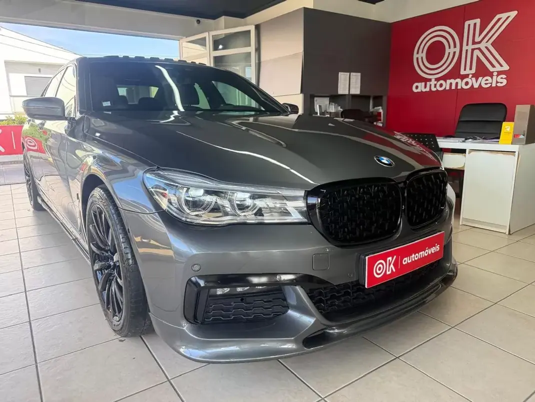 BMW 740 2018 - 29950 EUR, 249000 km - AUTO.MOTO.pt - 249000km - foto 1 de 41