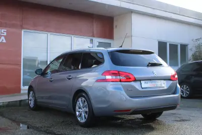Peugeot 308 SW 2019 - 11990 EUR, 176000 km - AUTO.MOTO.pt - 176000km - foto 9 de 23